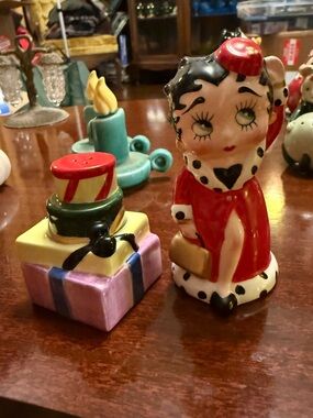 Vintage Betty Boop S&P Shakers- 1995